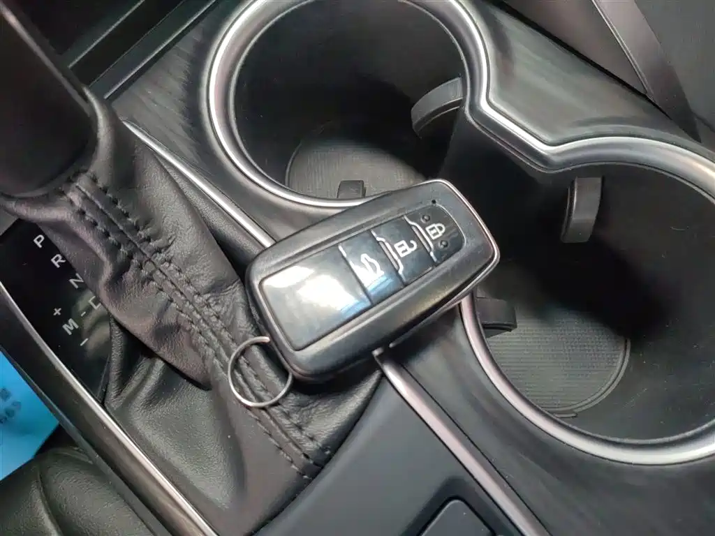 Camry 2021 2.0G Deluxe Edition купить на сайте DeffCars