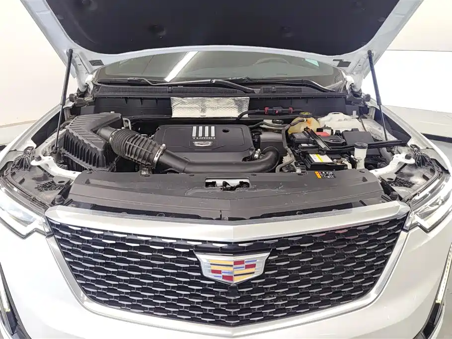 Cadillac XT6 2022 2.0T six-seat two-wheel drive luxury model купить на сайте DeffCars