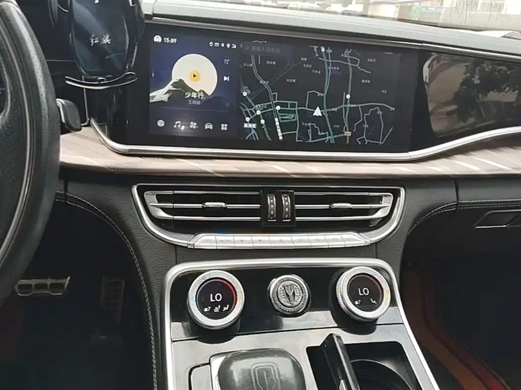 Hongqi H9 2020 2.0T Zhilian Flagship Edition купить на сайте DeffCars
