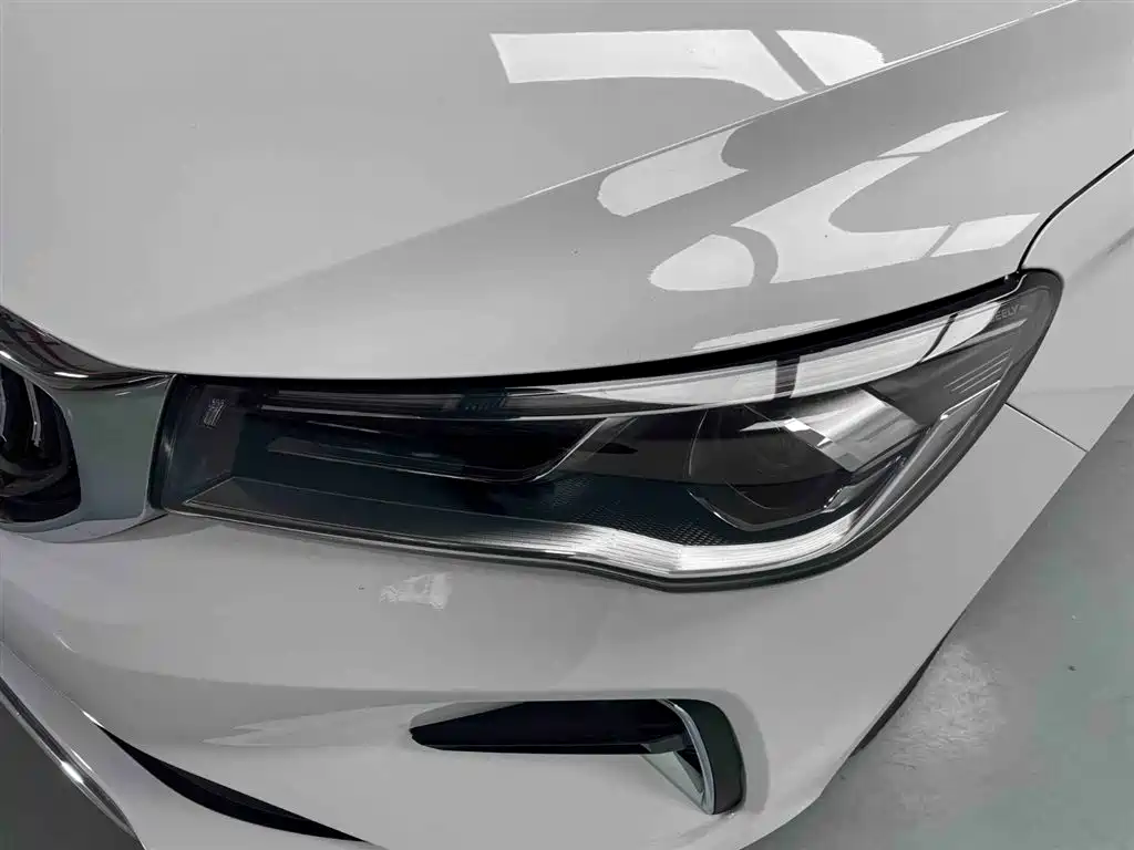 Emgrand 2023 4th Generation Champion Edition 1.5L CVT Premium Type купить на сайте DeffCars