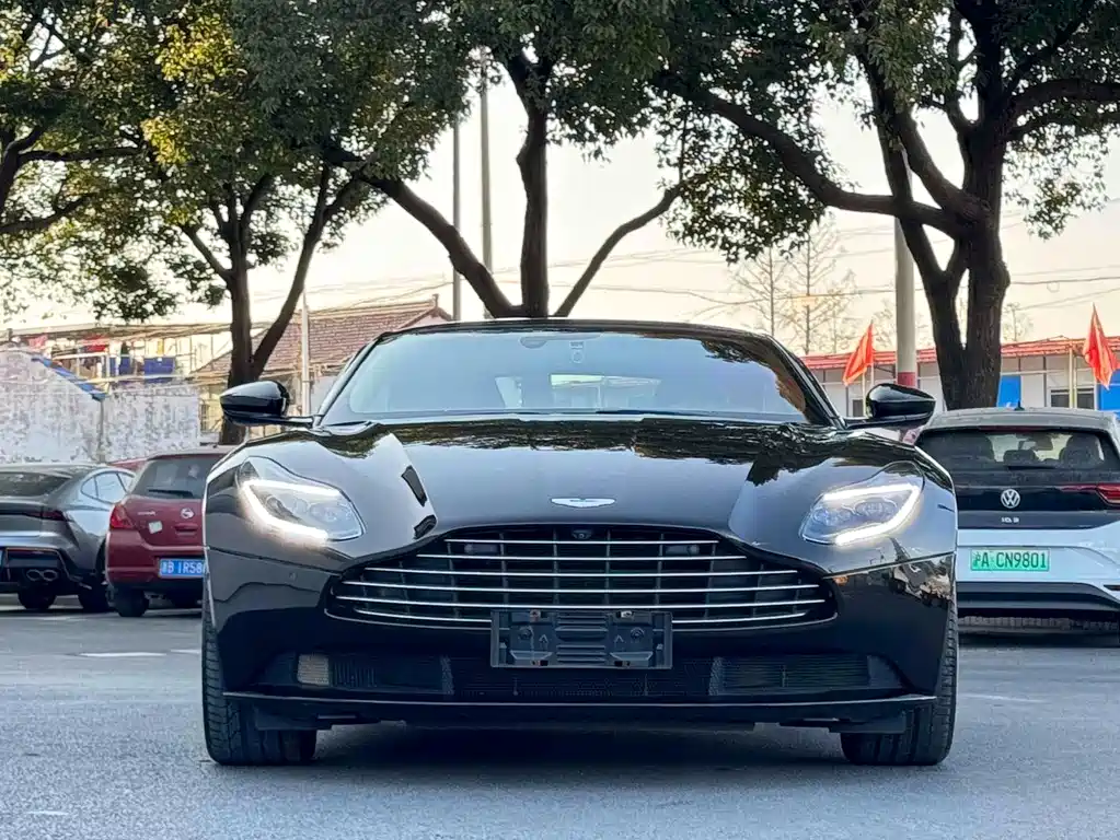 Aston Martin DB11 2019 4.0T V8 Coupe купить на сайте DeffCars