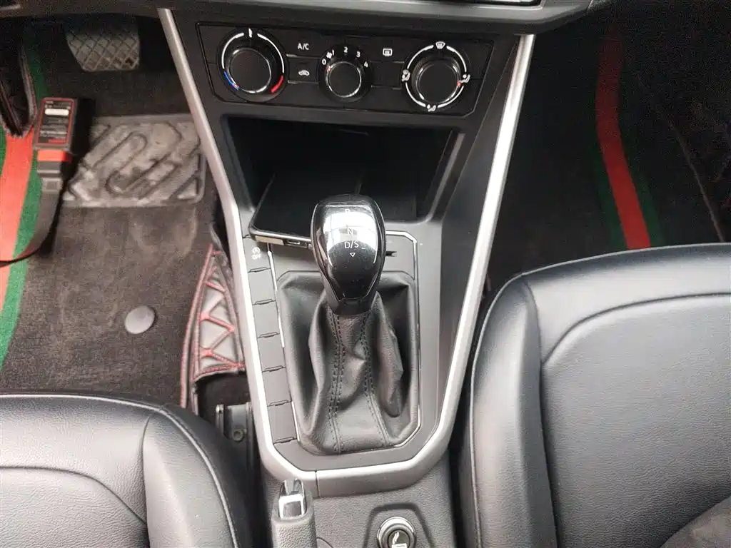 Polo 2023 facelift Plus 1.5L automatic indulgence version купить на сайте DeffCars