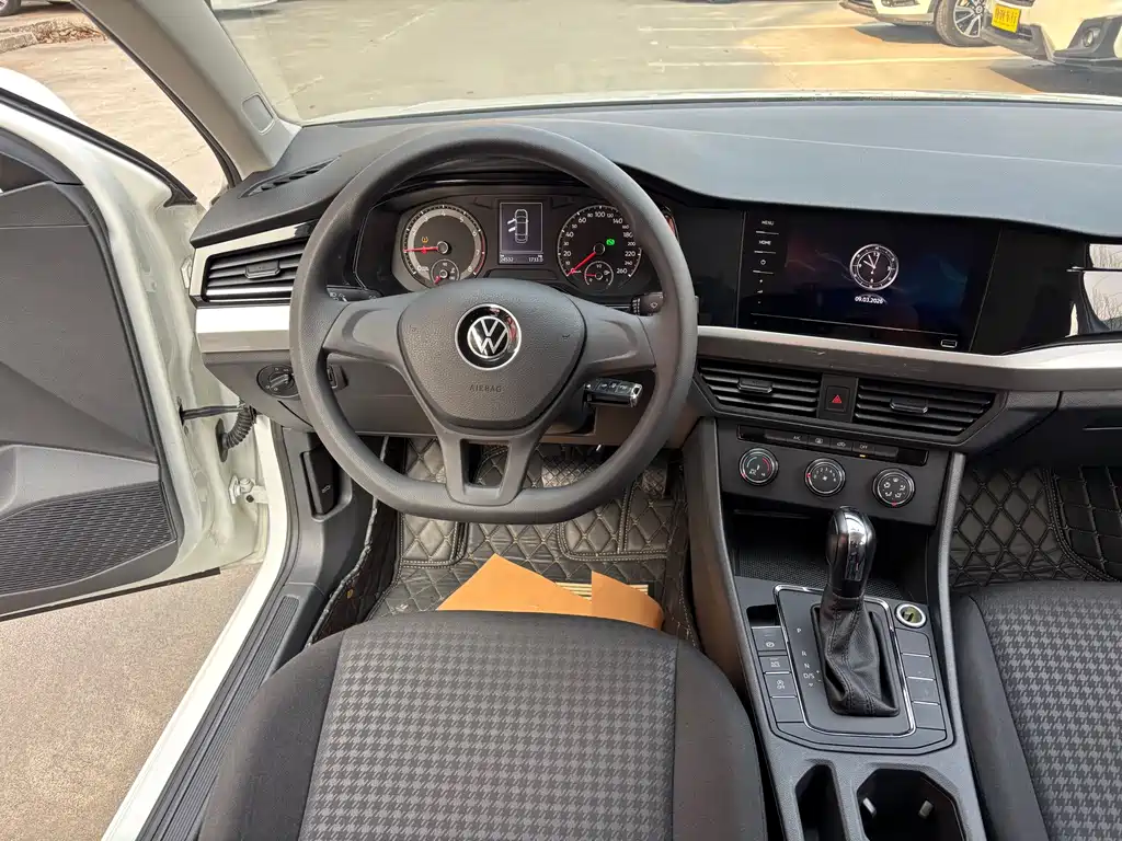 Bora 2021 1.5L Automatic Fashion Smart Connected Edition купить на сайте DeffCars