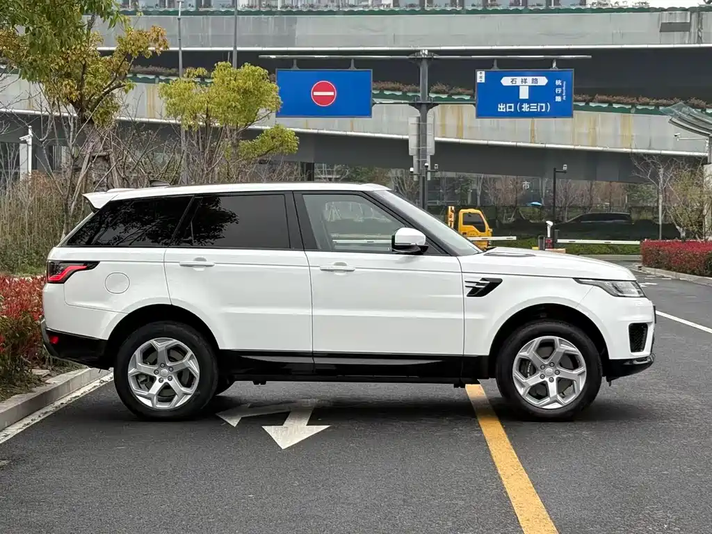 Range Rover Sport New Energy 2019 P400e HSE купить на сайте DeffCars