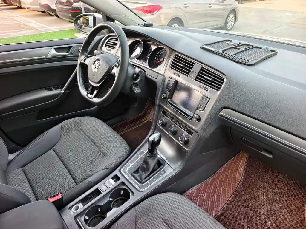 Golf 2015 1.6L automatic comfort type купить на сайте DeffCars