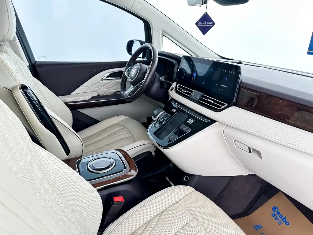 Hongqi HQ9 2023 2.0T Zhilian Qiling Edition купить на сайте DeffCars