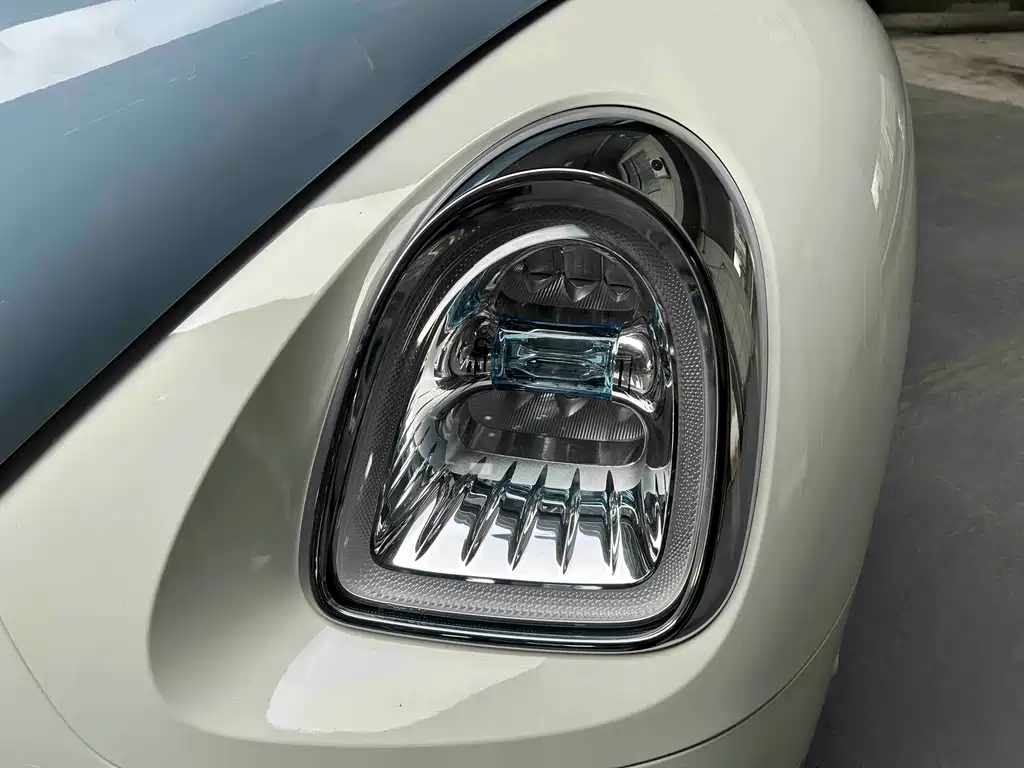 Ora Ballet Cat 2022 500km Swan Lake Edition купить на сайте DeffCars