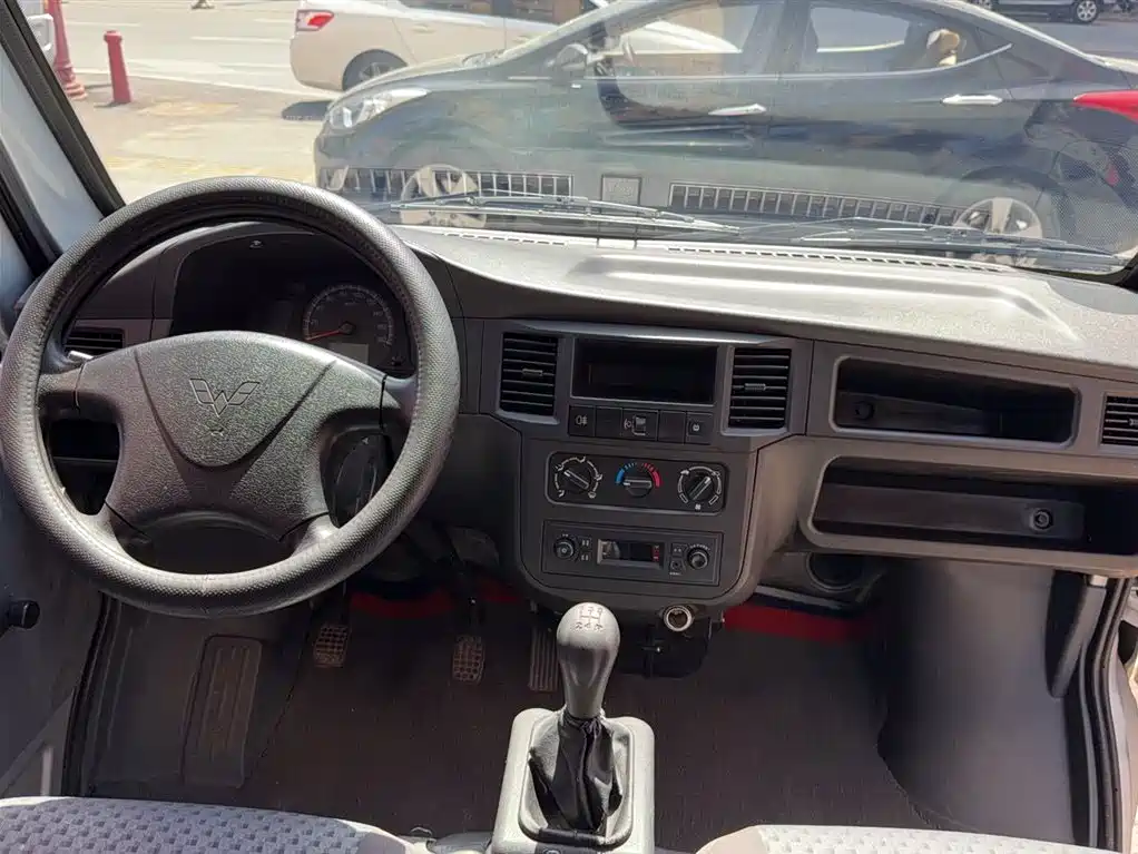 Wuling Zhiguang 2020 1.2L Practical National VI LSI купить на сайте DeffCars