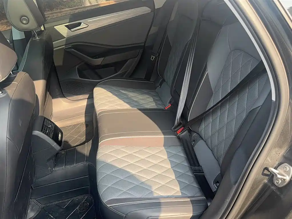 Sagitar 2025 300TSI DSG Excellence Edition купить на сайте DeffCars