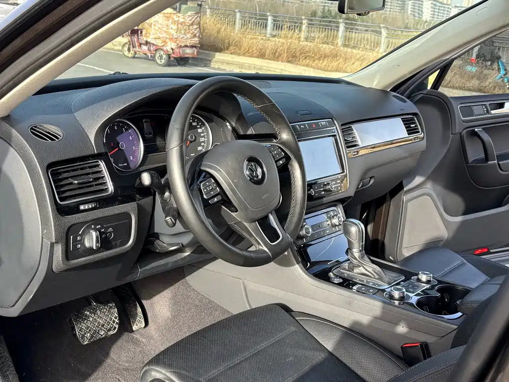 Touareg 2016 3.0TSI standard model купить на сайте DeffCars