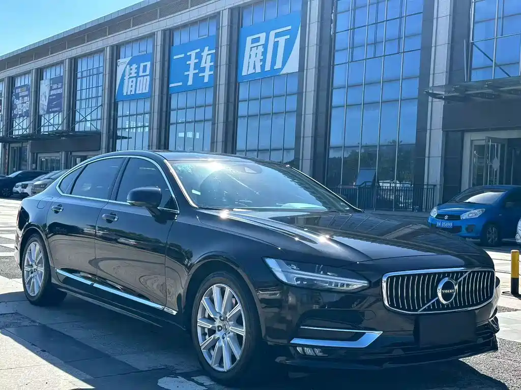 Volvo S90 2020 T5 Zhiyuan Luxury Edition купить на сайте DeffCars