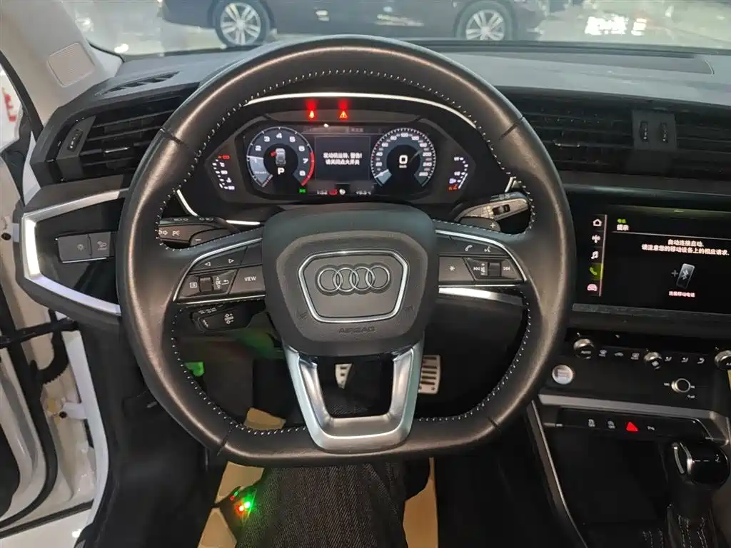 Audi Q3 2020 35 TFSI Fashionable and Dynamic купить на сайте DeffCars