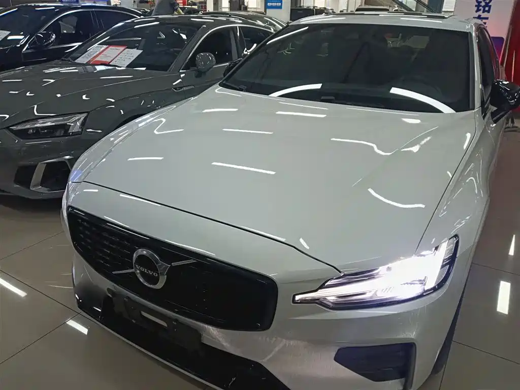 Volvo S60 2020 T4 Zhiyuan Sport Edition купить на сайте DeffCars