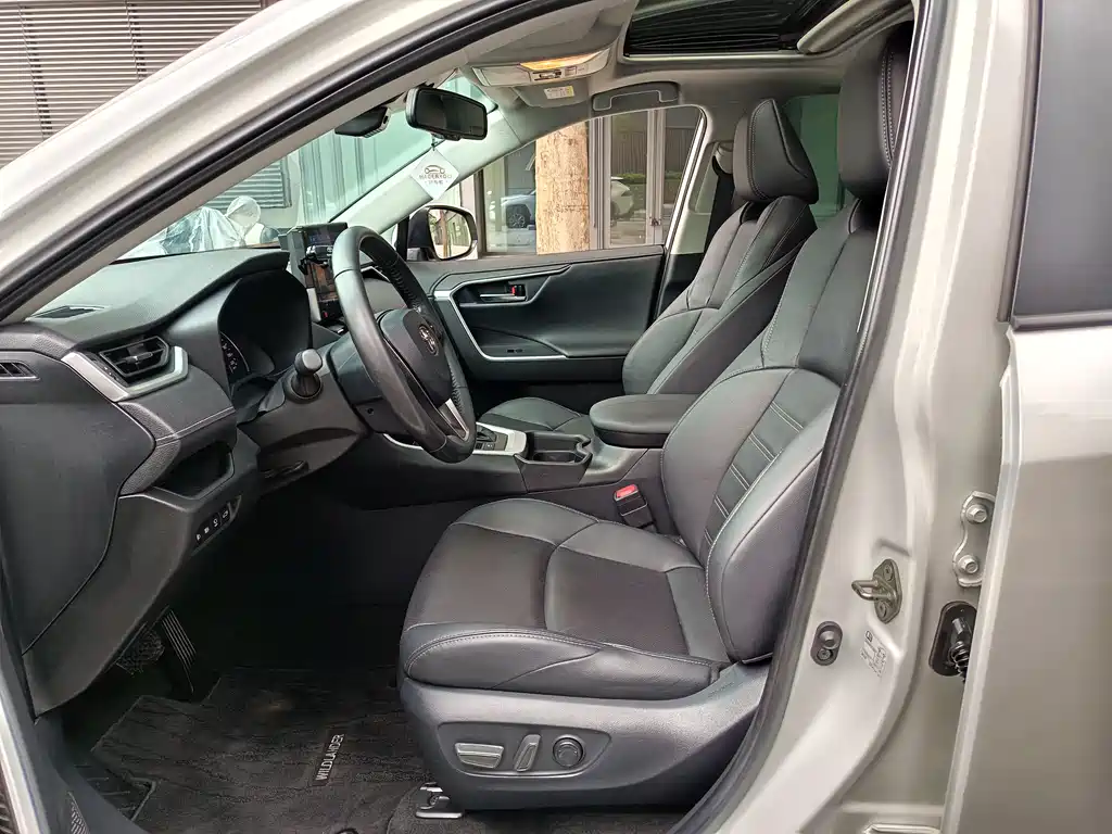 Wilanda 2022 Dual Engine 2.5L E-CVT Two-wheel Drive Premium Edition купить на сайте DeffCars