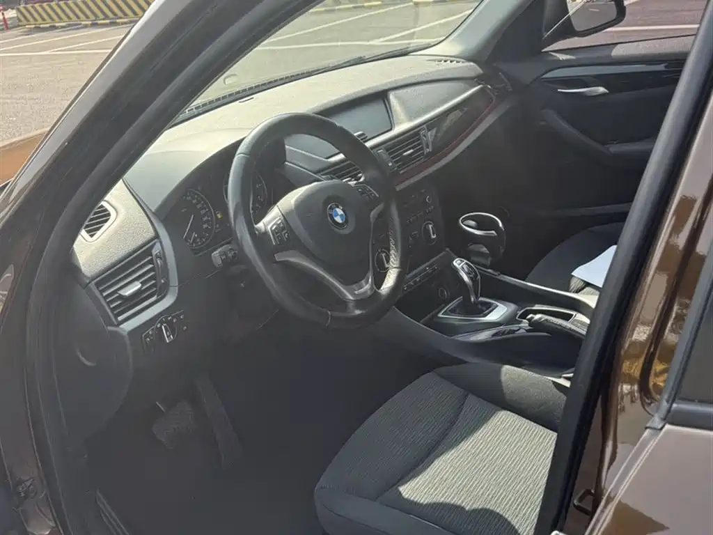 BMW X1 2015 sDrive18i stylish upgraded version купить на сайте DeffCars