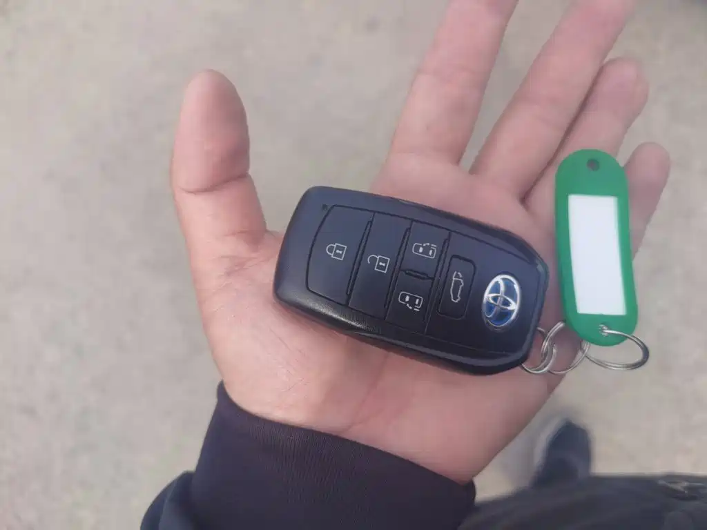 SIENNA 2023 2.5L Hybrid Premium Edition купить на сайте DeffCars
