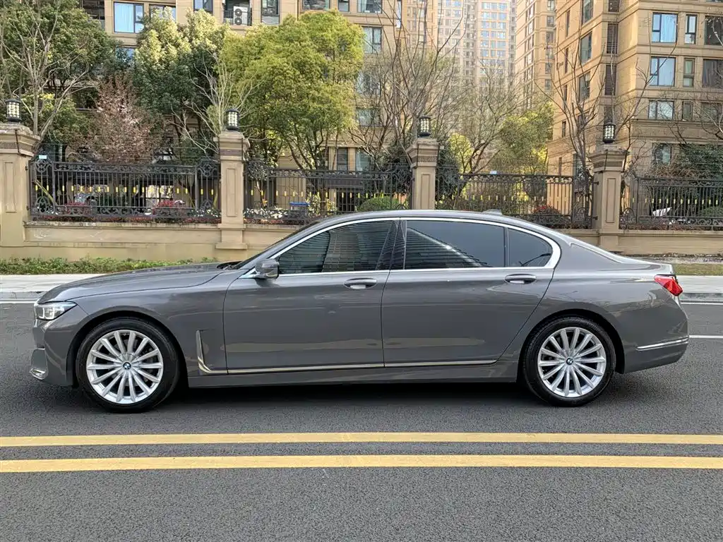 BMW 7 Series 2021 730Li Luxury Package купить на сайте DeffCars