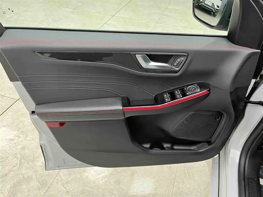Ruiji 2024 EcoBoost 245 four-wheel drive ST-Line Pro купить на сайте DeffCars