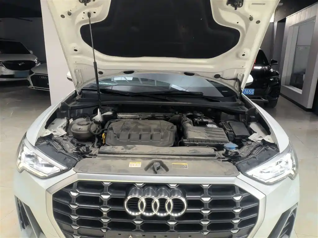 Audi Q3 2022 40 TFSI Fashionable and Dynamic купить на сайте DeffCars