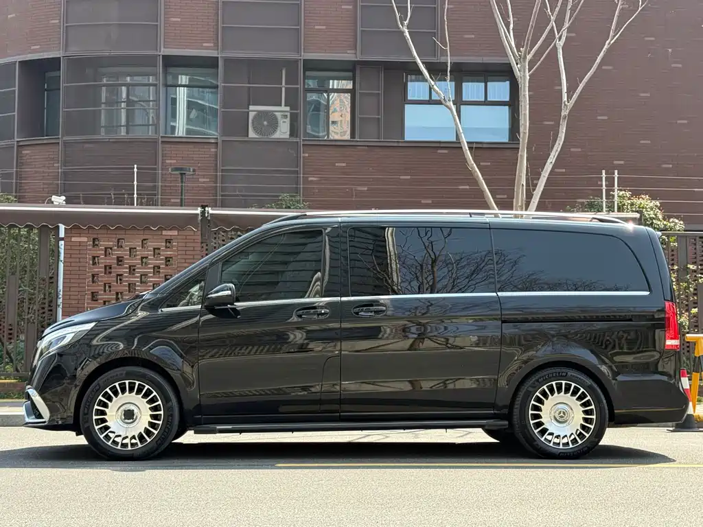 Mercedes-Benz V-Class 2018 V 260 Pilot Edition National VI купить на сайте DeffCars