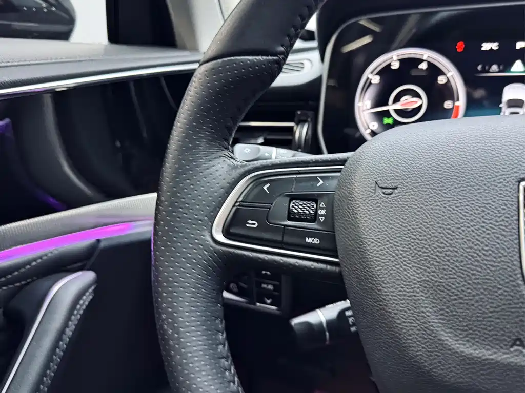 Hongqi HS5 2022 facelift 2.0T Zhilian Flagship Edition купить на сайте DeffCars