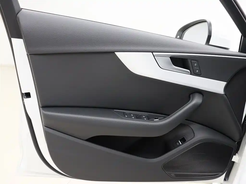 Audi A4L 2023 40 TFSI Fashionable and Dynamic купить на сайте DeffCars