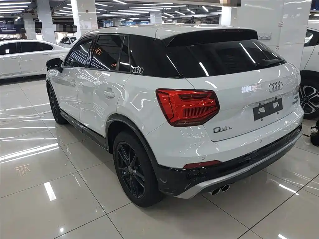 Audi Q2L 2018 35 TFSI launches exclusive version, National VI купить на сайте DeffCars