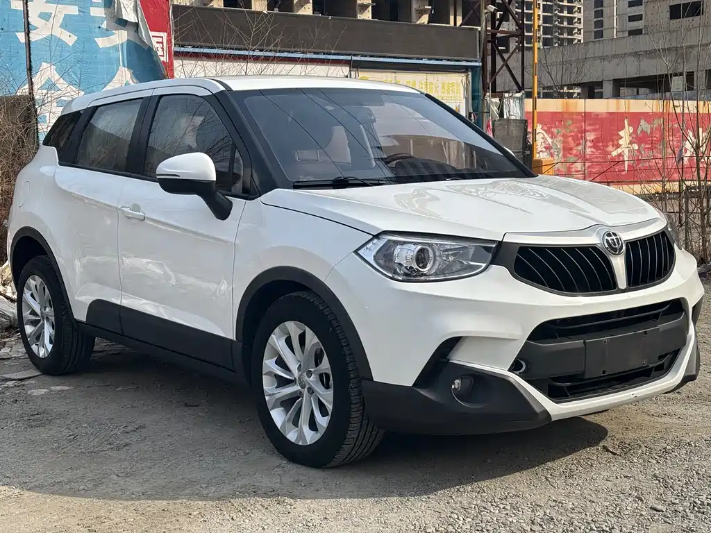 Zhonghua V3 2016 1.5L manual comfort type купить на сайте DeffCars