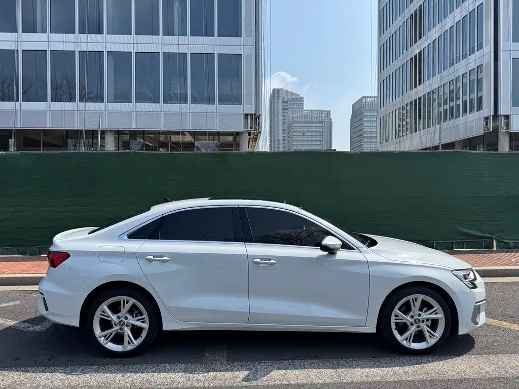 Audi A3 2021 A3L Limousine 35 TFSI Fashionable and Elegant купить на сайте DeffCars