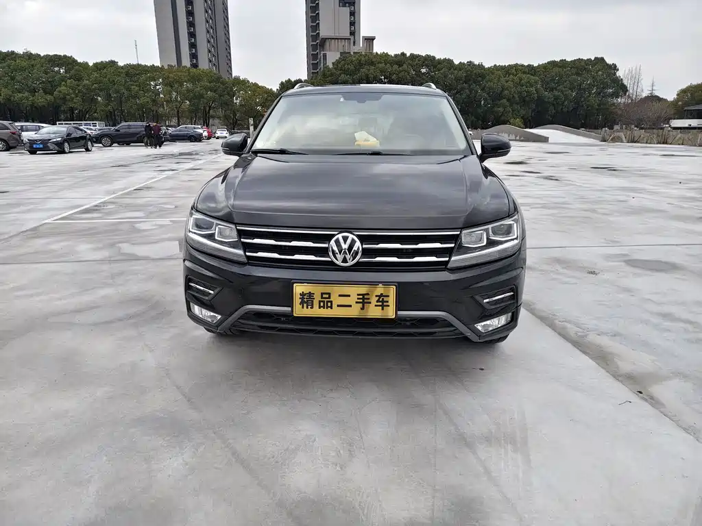 Tiguan L 2019 facelift 330TSI automatic two-wheel drive panoramic comfort version National VI купить на сайте DeffCars