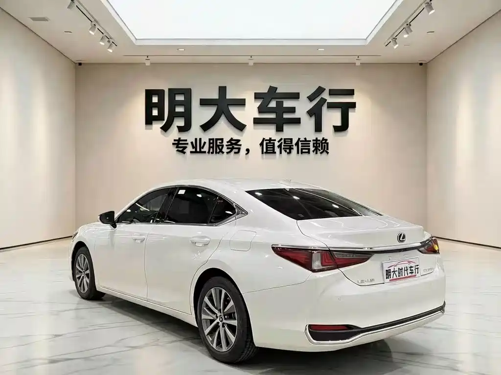 Lexus ES 2020 200 Excellence Edition купить на сайте DeffCars