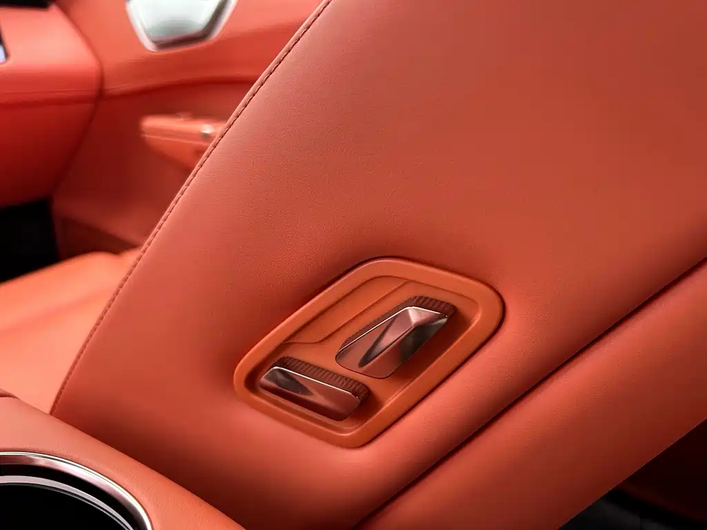 Lynk & Co 900 2025 1.5T Ultra купить на сайте DeffCars