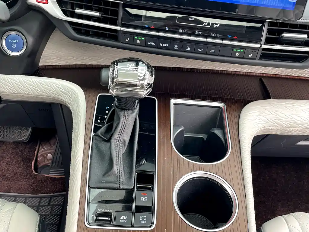 SIENNA 2021 2.5L Hybrid Comfort Edition купить на сайте DeffCars