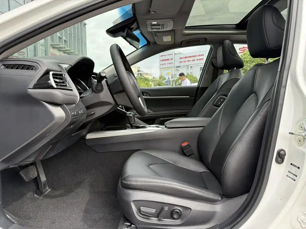 Camry 2019 facelift Shuangqing 2.5HG luxury version купить на сайте DeffCars
