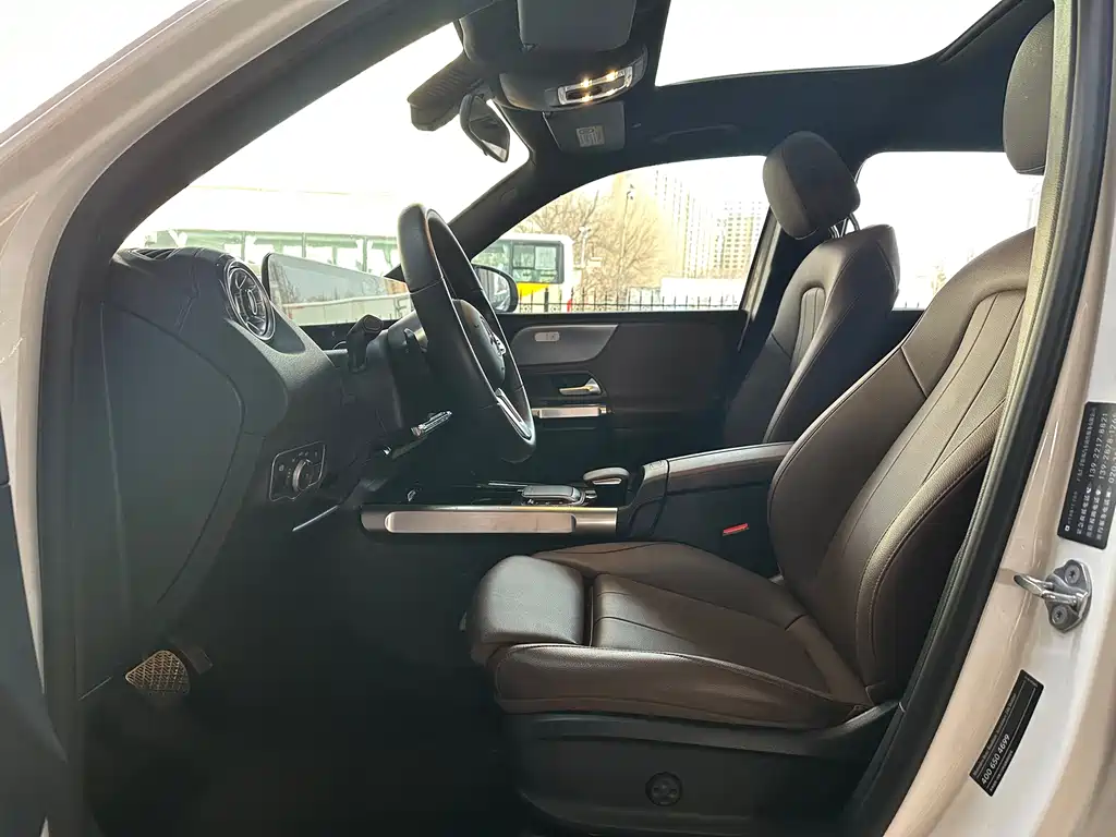 Mercedes-Benz GLB 2022 facelift GLB 180 dynamic купить на сайте DeffCars