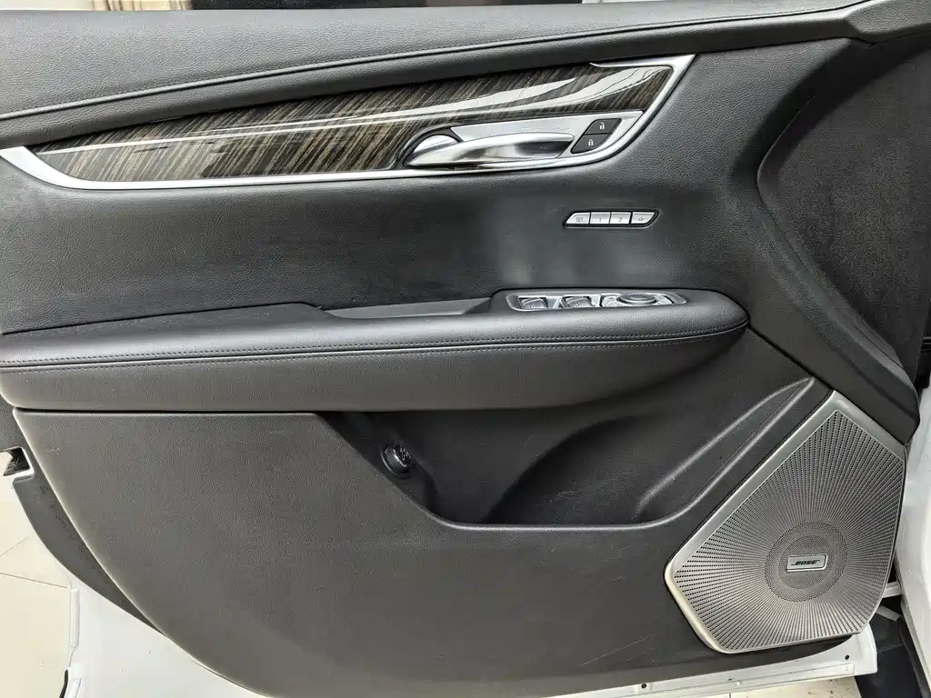 Cadillac XT5 2018 25T luxury model купить на сайте DeffCars