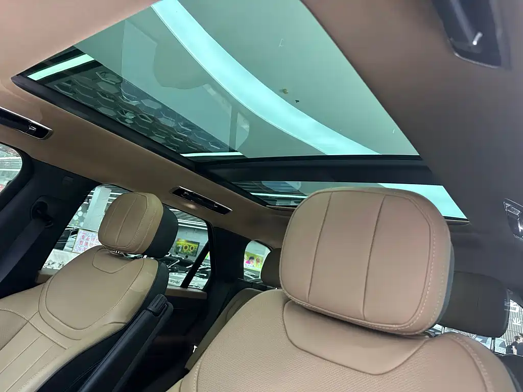Range Rover Sport 2023 400PS Dynamic SE купить на сайте DeffCars
