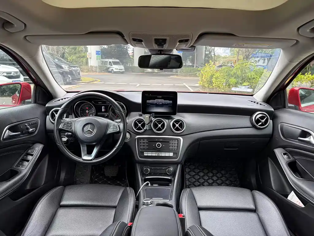 Mercedes-Benz GLA 2017 GLA 200 Dynamic купить на сайте DeffCars