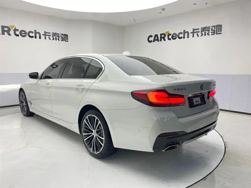 BMW 5 Series 2021 530Li Leading M Sports Package купить на сайте DeffCars