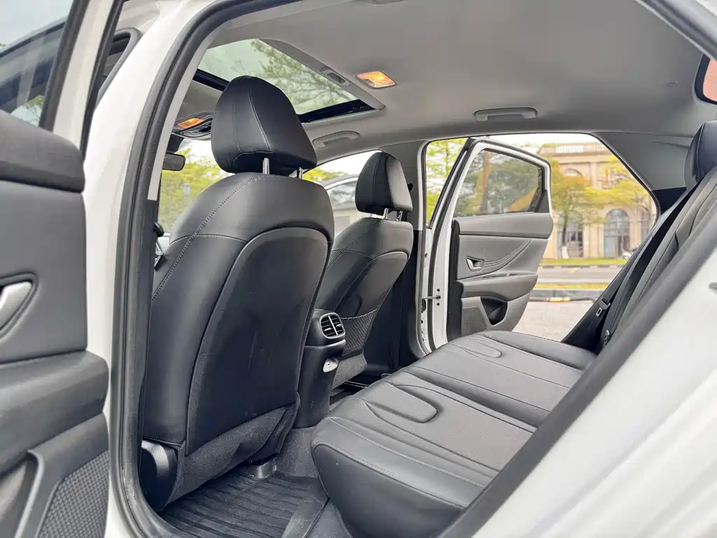 Elantra 2022 1.5L CVT LUX Premium Edition купить на сайте DeffCars
