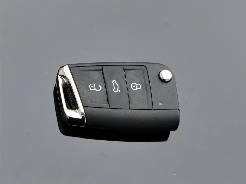 Tiguan L 2024 Outstanding Model 330TSI Automatic Two-wheel Drive R-Line Longyao Edition купить на сайте DeffCars