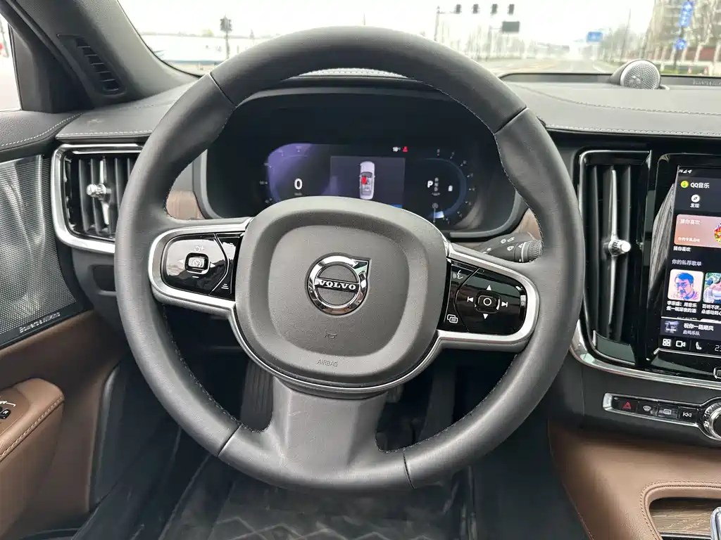 Volvo S90 2025 B5 Zhiya Luxury Edition купить на сайте DeffCars