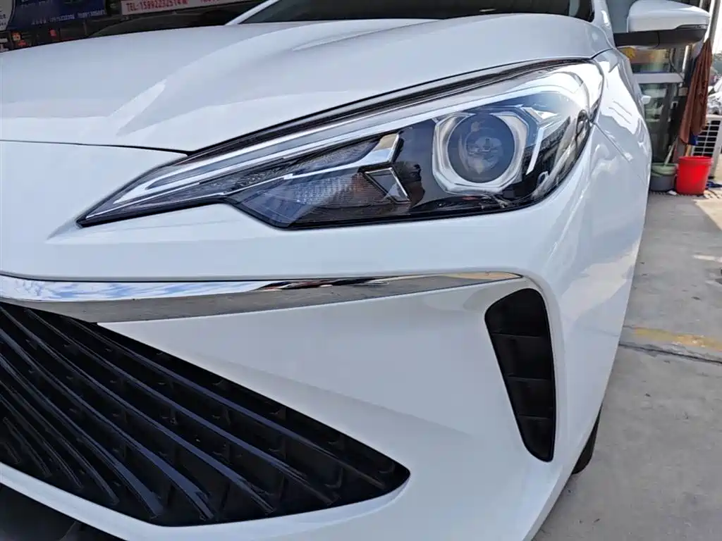 Roewe i5 2023 1.5L CVT Deluxe Edition купить на сайте DeffCars