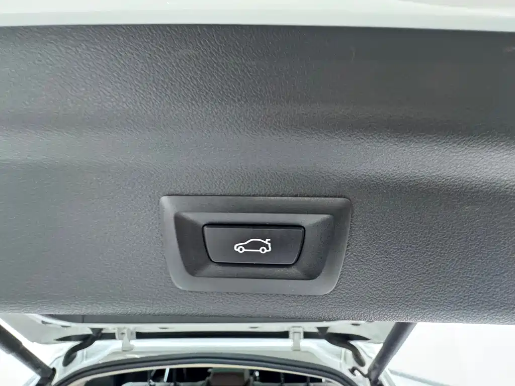 BMW X1 2024 sDrive20Li X Design Package купить на сайте DeffCars