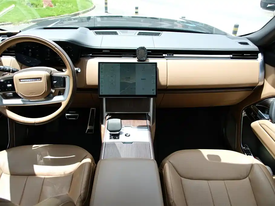 Range Rover 2024 3.0 L6 400PS Model Extended Edition купить на сайте DeffCars