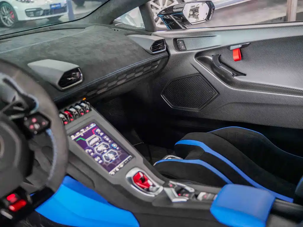 Huracan 2021 STO купить на сайте DeffCars