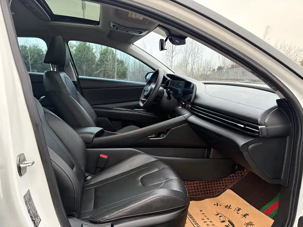 Elantra 2022 1.5L CVT LUX Premium Edition купить на сайте DeffCars