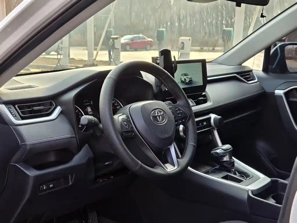 RAV4 Rongfang 2024 2.0L CVT two-wheel drive urban version купить на сайте DeffCars