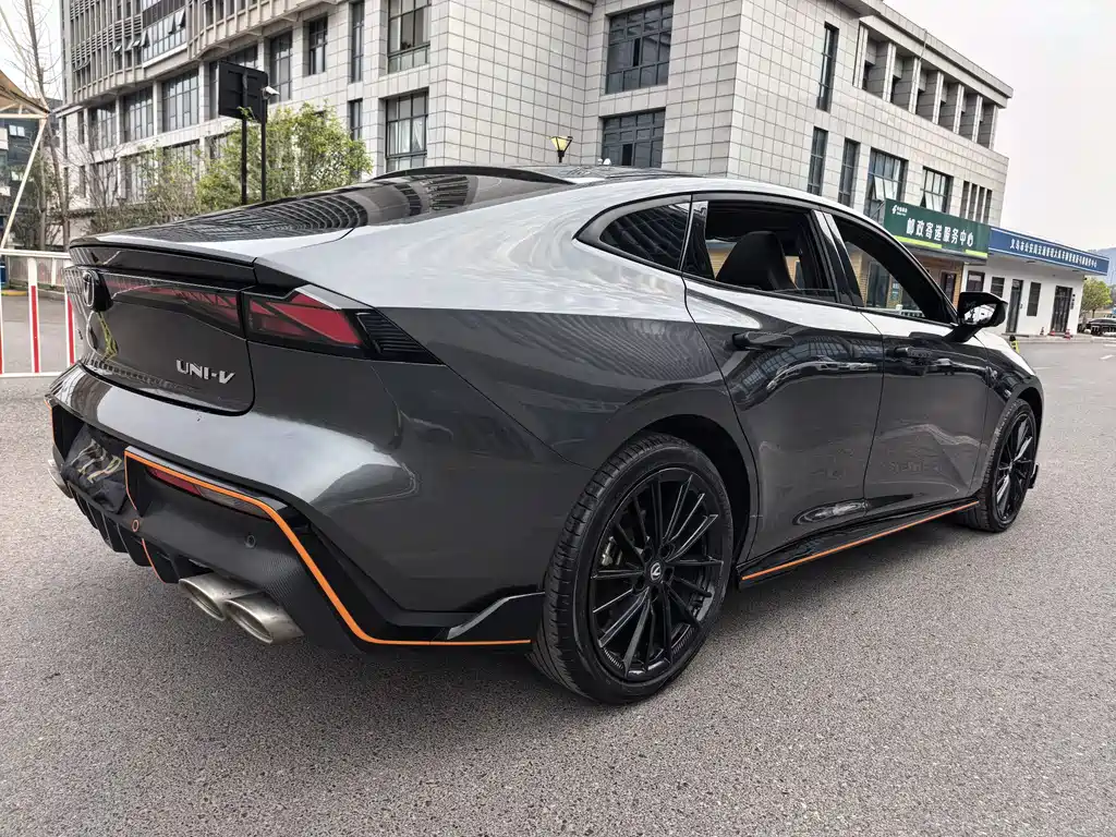 Changan UNI-V 2023 1.5T sports version купить на сайте DeffCars