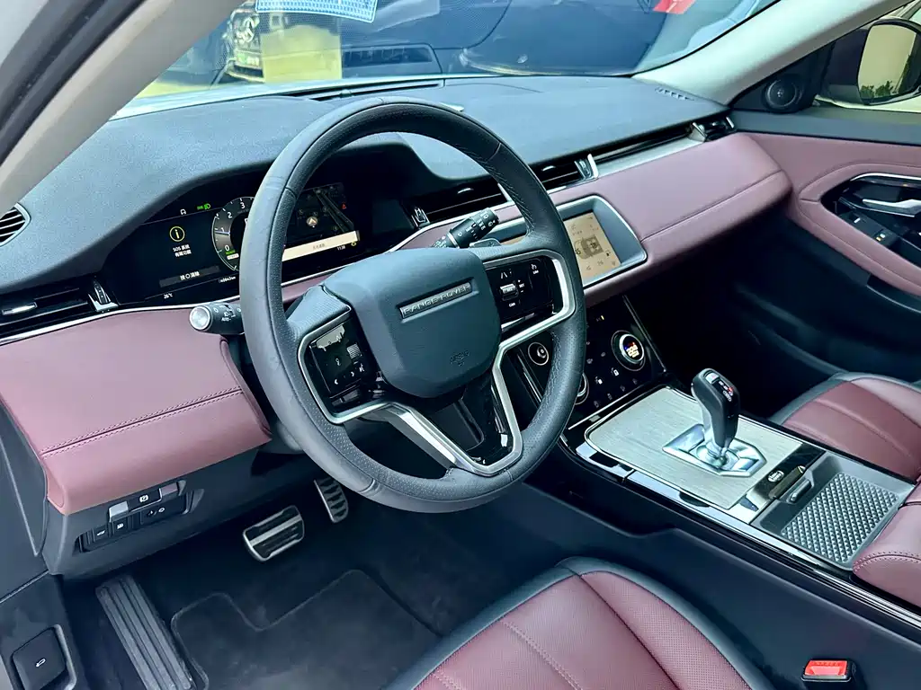 Range Rover Evoque New Energy 2023 Evoque L P300e plug-in electric hybrid version купить на сайте DeffCars